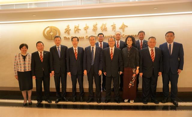 中国侨联主席万立骏率团访问香港时表示 发挥侨界作用凝聚爱国爱港力量 为香港长期繁荣稳定和强国建设民族复兴作贡献