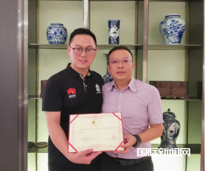 无锡泰伯庙文化发展有限公司总经理邹旦礼接待澳大利亚江苏总商会执行会长、南澳洲江苏商会荣誉会长吴弘毅