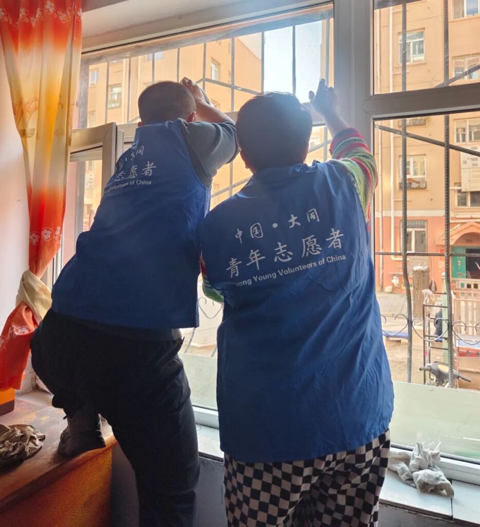 山西大同青年志愿者 重阳敬老传美德 爱心慰问暖夕阳